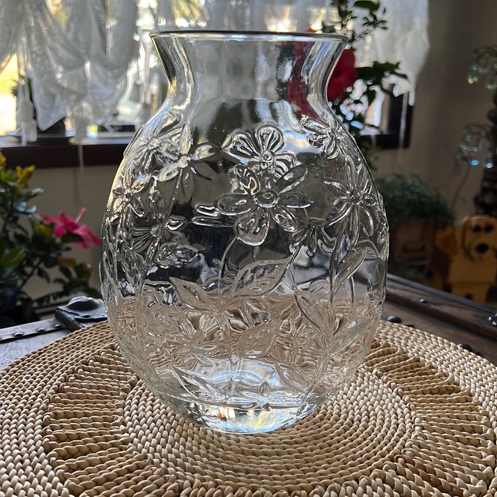 Daisy Oval Glass Vase